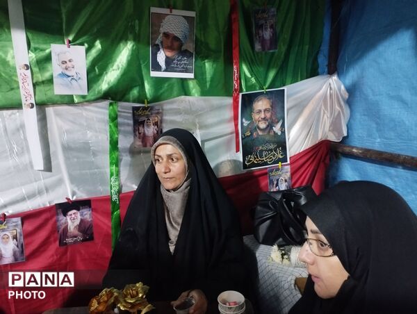 حضور گسترده و دشمن شکن دانش آموزان و فرهنگیان در غرفه آموزش و پرورش به میزبانی آموزشگاه الغدیر