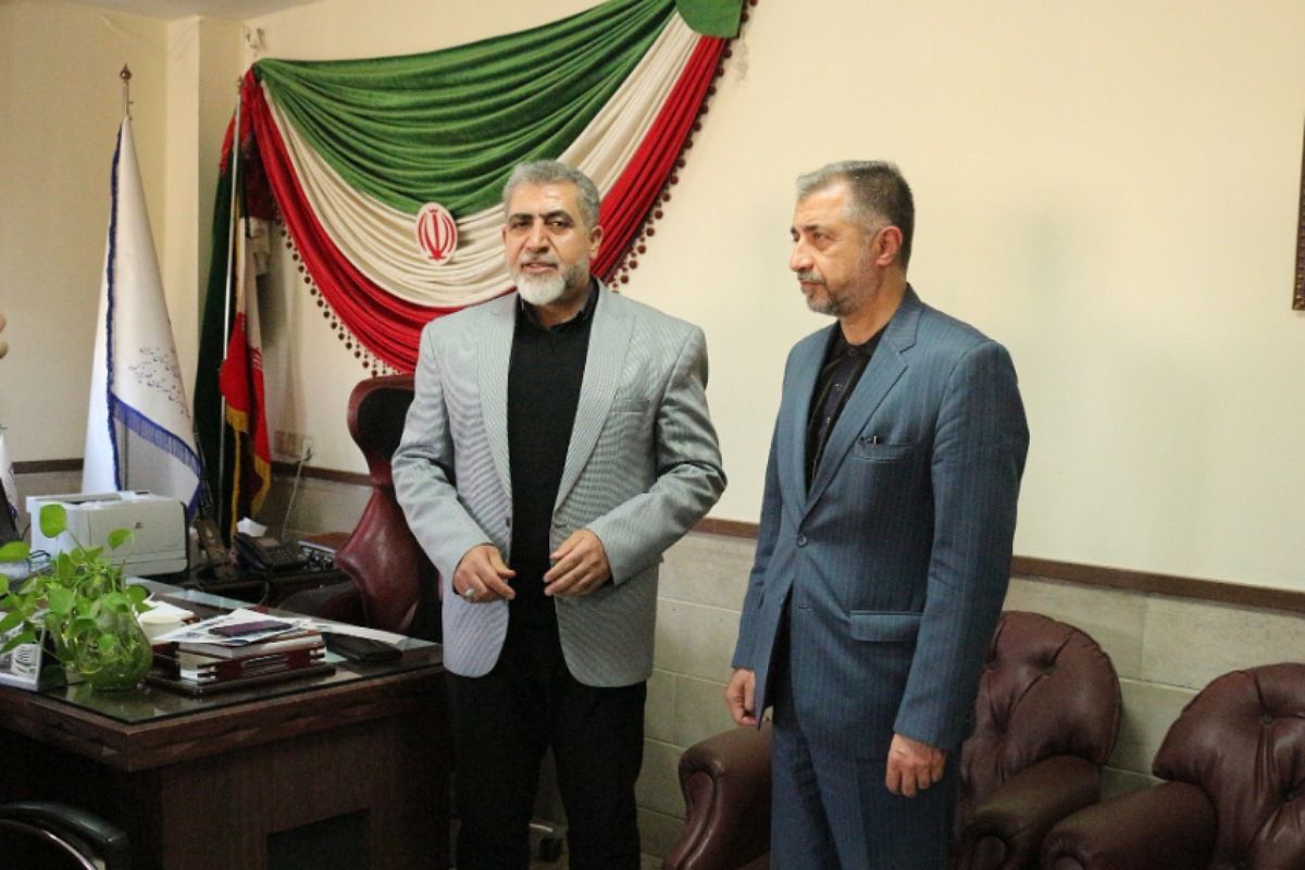 بازدید نماینده مجلس از آموزش‌وپرورش فیروزکوه و دیدار با کتابداران