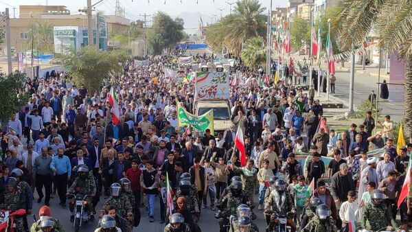 حماسه‌آفرینی فرهنگیان و دانش‌آموزان کهنوجی در جشن سالگرد انقلاب اسلامی