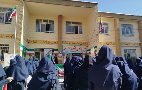شهدا با مهر رفتند تا مهرمان پر مهر بماند
