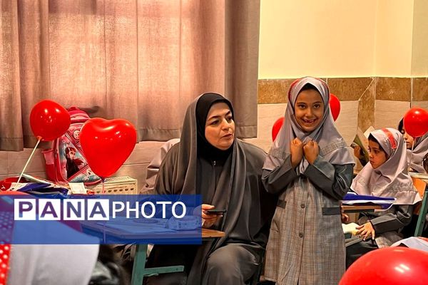 جشن شکوفه‌ها در مدارس بهارستان‌دو؛ آغاز سفری تازه برای کلاس اولی‌ها