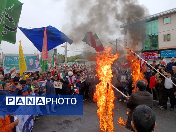 خروش حماسی مردم کردکوی در آیینه‌ شکوه ۲۲ بهمن