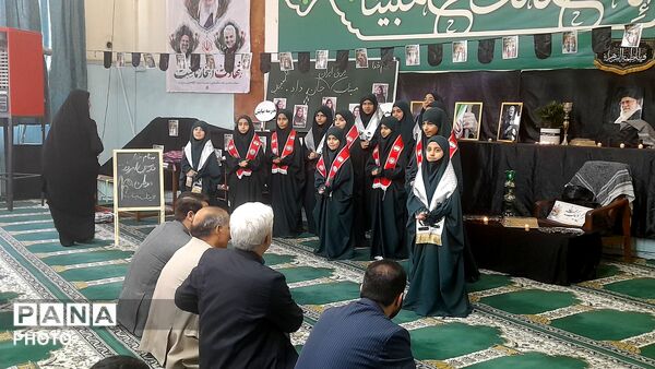 طنین یاد و نام شهدای میناب و رهبر شهید عزیزمان در اداره کل آموزش و پرورش خراسان رضوی