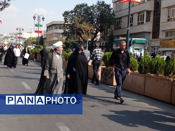 تشیع پیکر مطهر شهید عباس نیلفروشان با حضور پر شور مردم