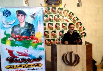 مراسم سومین و هفتمین روزشهید مدافع وطن در گلستان شهدای روستای پیکان
