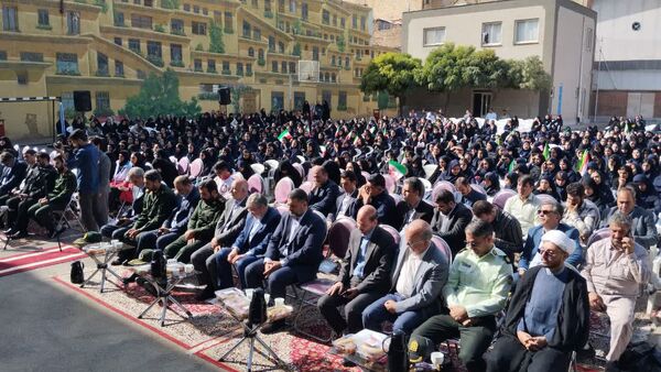 آیین زنگ مهر در دبیرستان «ذبیح‌الله هوشیار» ناحیه ۱ مشهد 