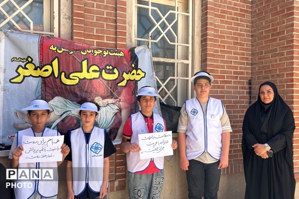 برپایی میز خدمت و ایستگاه پایش سلامتی توسط مراقبین سلامت مدارس