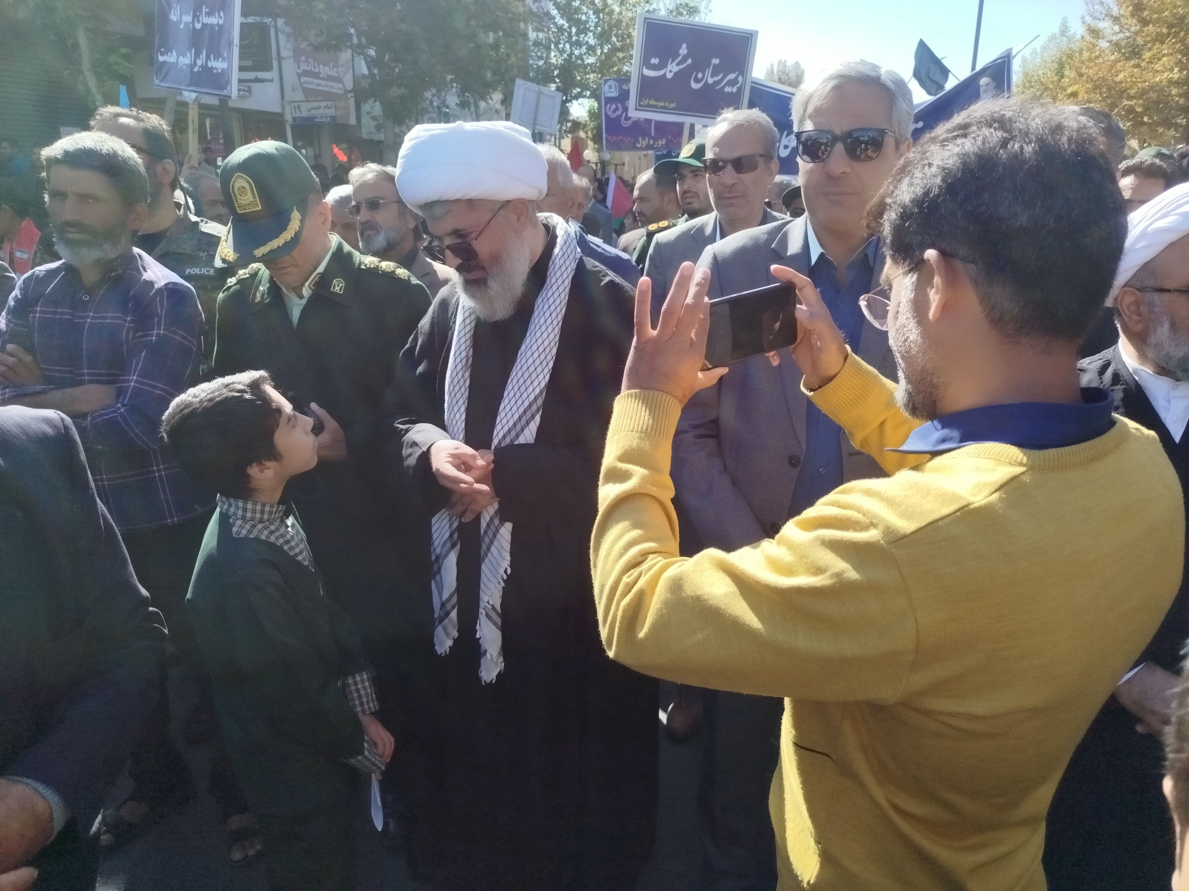 حضور پرشور دانش‌آموز خبرنگاران پانا کاشمر در راهپیمایی ۱۳ آبان
