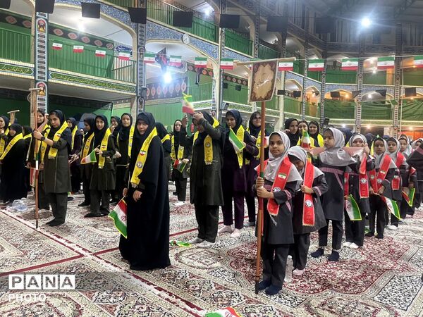 جلوه‌‌ای دیدنی از شور دانش‌‌آموزان در برنامه سالروز تاسیس سازمان دانش آموزی در یزد