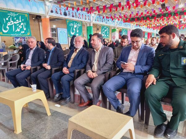 آیین غبارروبی و عطر افشانی گلزار شهدا شهرستان ملارد در هفته دفاع مقدس