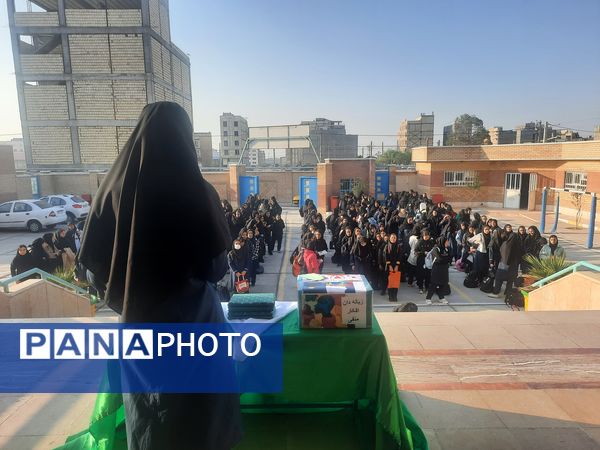 مراسم هفته بهداشت روان در دبیرستان فرزانگان استعداد درخشان ملارد