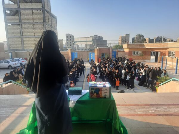 مراسم هفته بهداشت روان در دبیرستان فرزانگان استعداد درخشان ملارد