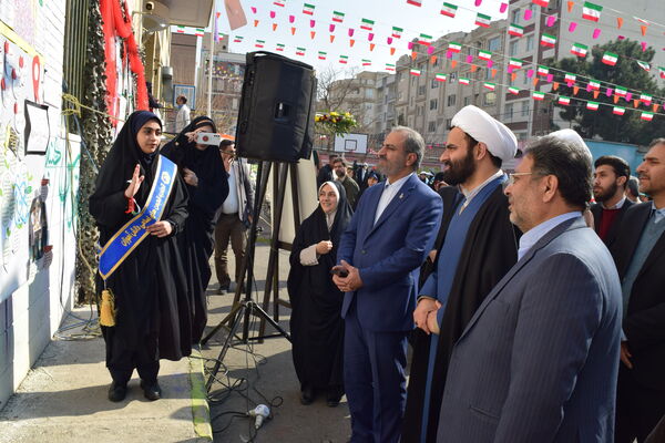 حضور پرشمار مسئولان آموزش و پرورش در جشن دهه فجر