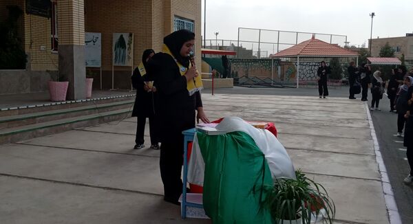 جشن آغاز سال تحصیلی جدید در دبیرستان فرهنگ فخرایی