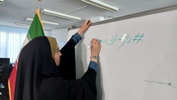 حضور دانش‌آموز خبرنگاران پانا شهرستان‌های تهران در مناظره و نشست انتخاباتی ر‌أی‌اولی‌ها