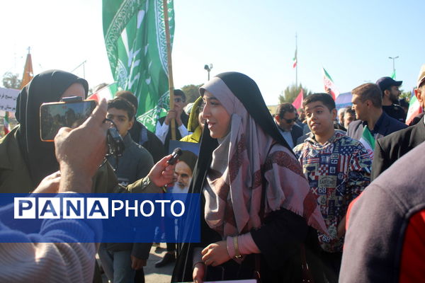 شکوه حضور مردم بوشهر در راهپیمایی ۲۲ بهمن