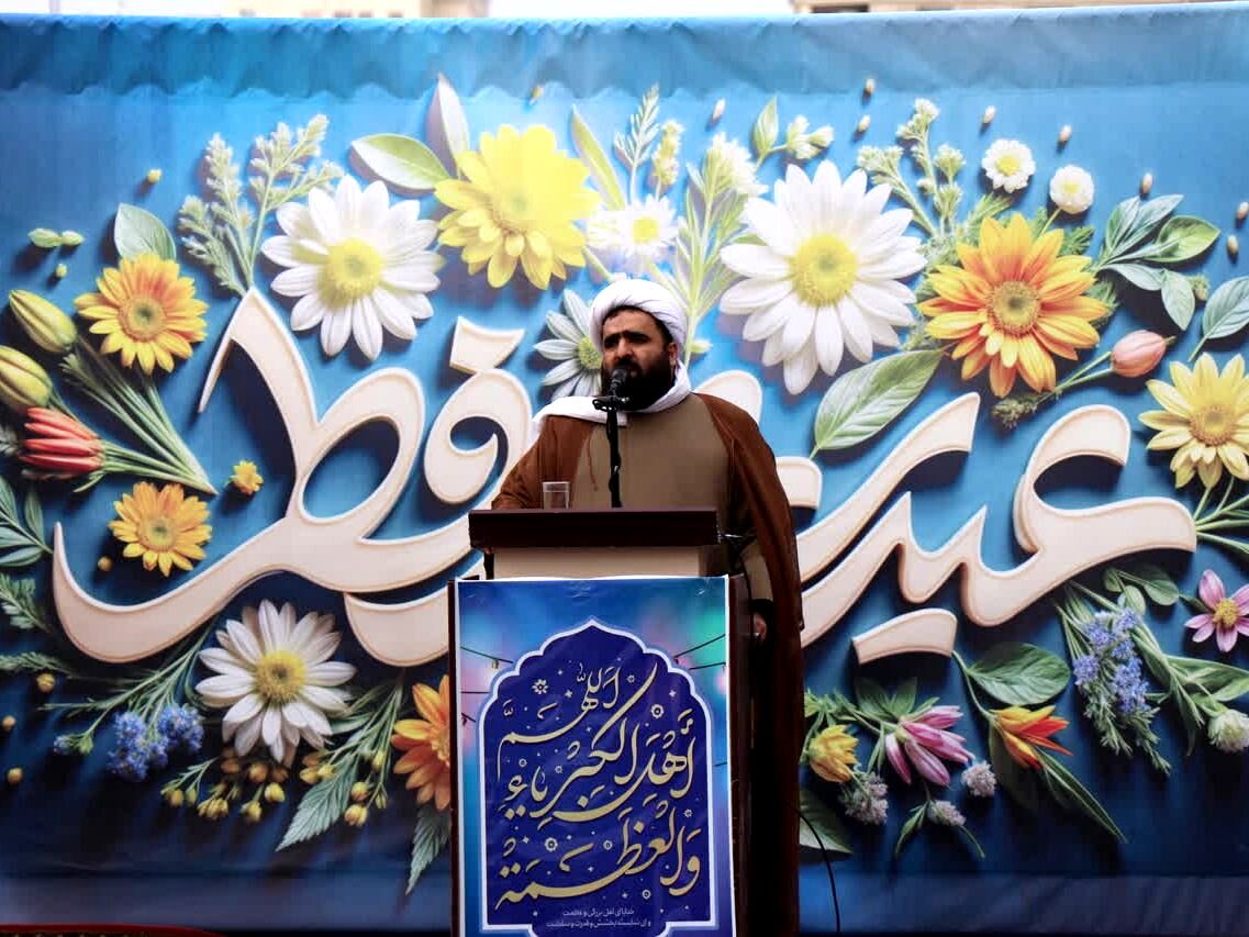 حضور باشکوه مردم در نماز عید سعید فطر تجلی‌گر روز قیامت و حضور در پیشگاه خداوند است