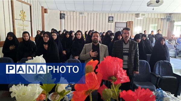 اولین نشست روسای تشکل‌های دانش‌آموزی مدارس سمپاد استان در دبیرستان فرزانگان ۲دوره دوم ناحیه۷ مشهد 