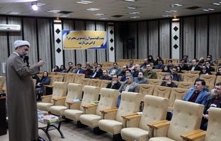 تأکید بر نقش نماز در تربیت معنوی دانش‌آموزان سمپاد در دوره توانمندسازی مدیران