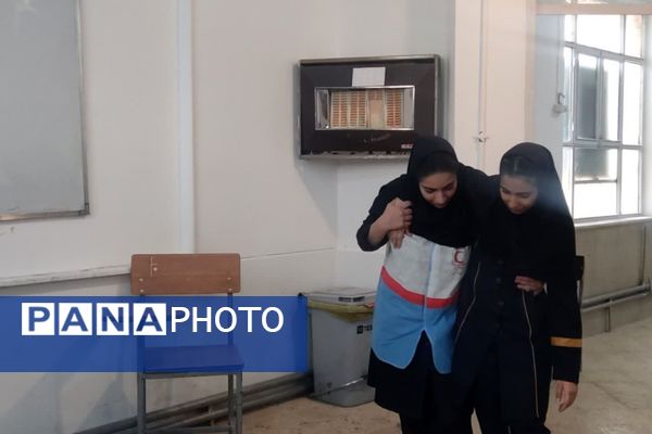 برگزاری مانور زلزله در مدارس ناحیه 4 شیراز 