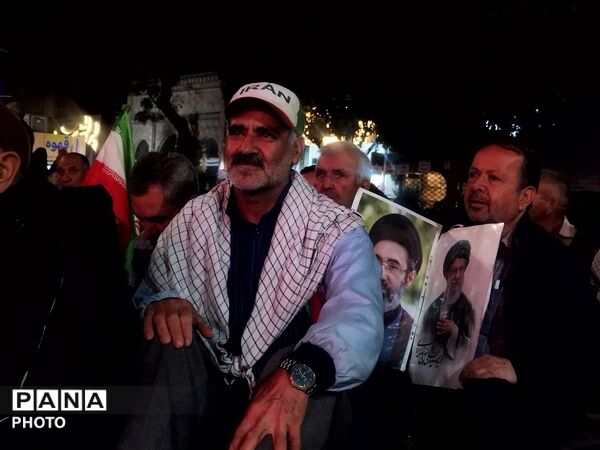 تداوم حضور مردم نیشابور در دویست‌وسی‌امین شب از شهادت قائد امت 