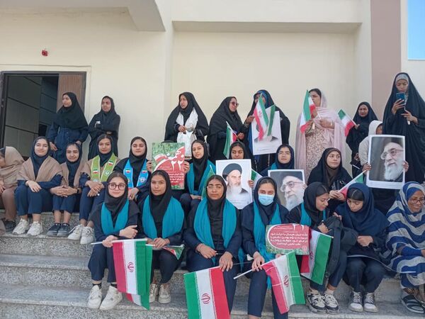 جشن پیروزی انقلاب در فین