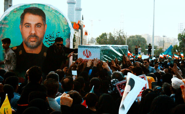 مراسم تشییع پیکر شهید «سعید آذربادگان» در بندرعباس