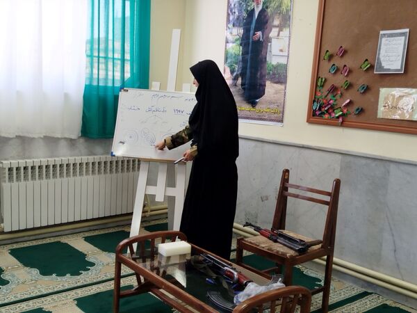 آموزش آمادگی دفاعی در سطح مدارس شهرستان فاروج