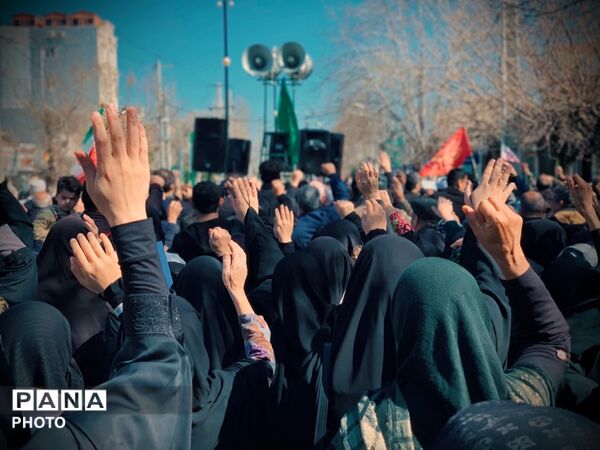 مردم گالیکش کفن پوش به میدان آمدند