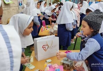 راه‌اندازی بازارچه دست سازه‌های دانش‌آموزی در دبستان کولیوند ناحیه 4 کرج 