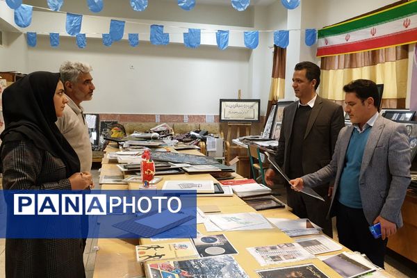 بازدید رئیس آموزش و پرورش شهرستان قدس از داوری آثار جشنواره فرهنگی هنری فردا و پرسش مهر