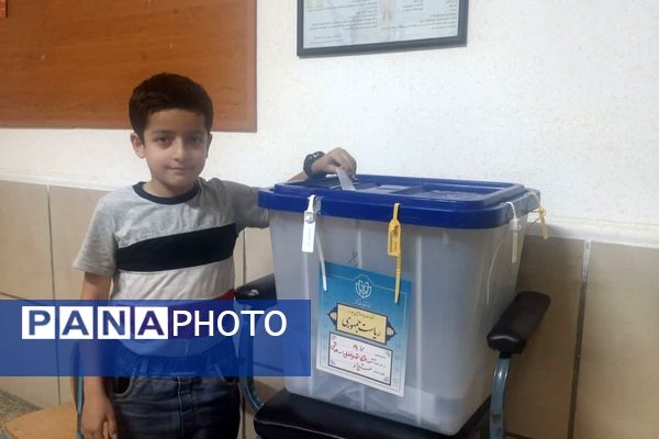 مردم شیراز پای کار ایران و وطنشان