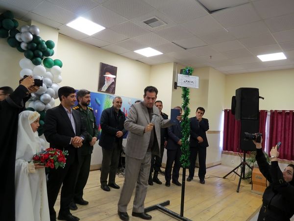 نواختن زنگ جشن نیکوکاری در دبستان امام خمینی(ره) بجنورد