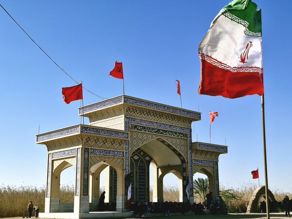 قدم بر خاک عشق