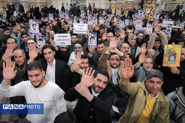 دیدار خانواده شهدای اقتدار با رهبر انقلاب در روز میلاد امیرالمومنین علیه‌السلام