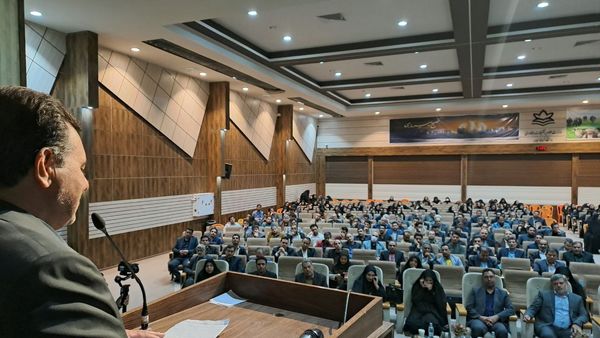 آشنایی معلمان تربت‌حیدریه با مبانی هوش مصنوعی