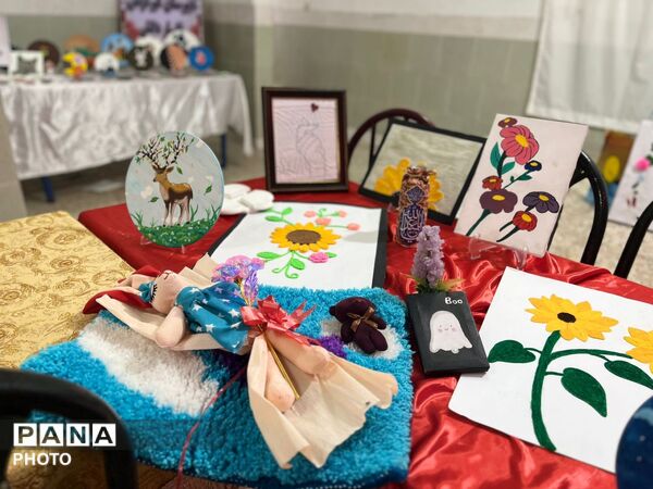 نمایشگاه آثار و دستاوردهای دانش‌آموزی خاتم
