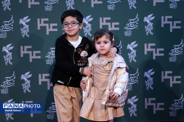 نشست نقد و بررسی فیلم «سرزمین فرشته‌ها» در چهل و چهارمین جشنواره ملی فیلم فجر