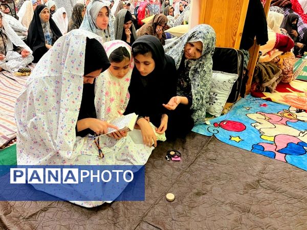 مراسم اعتکاف مادر دختری در مسجد صاحب الزمان آشخانه