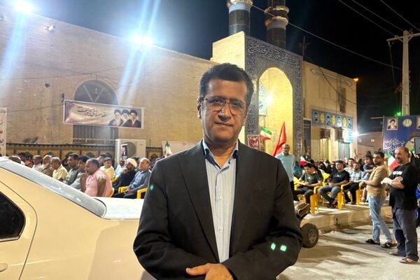 دانش‌آموزان، وارثان راه شهدا و سازندگان فردای ایران هستند