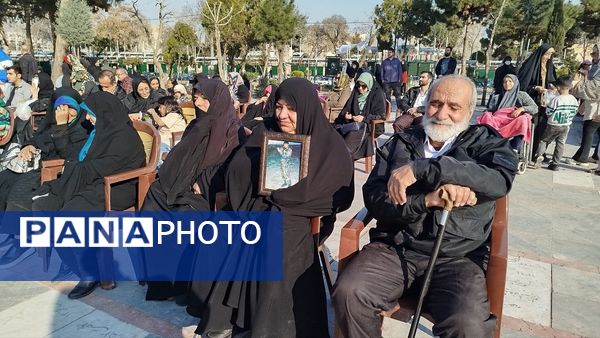 آیین گلباران مزار شهدای امامزاده محمد کرج