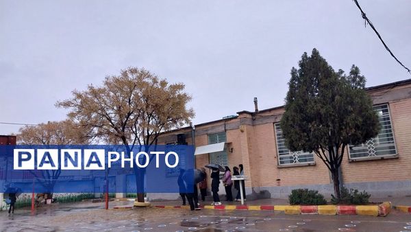 اولین بارش باران الهی در شهر زیبای  نیشابور 