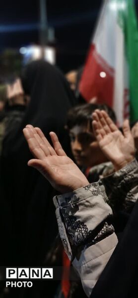 تصاویری زیبا از اجتماع باشکوه شبانه مردم‌ کوهدشت