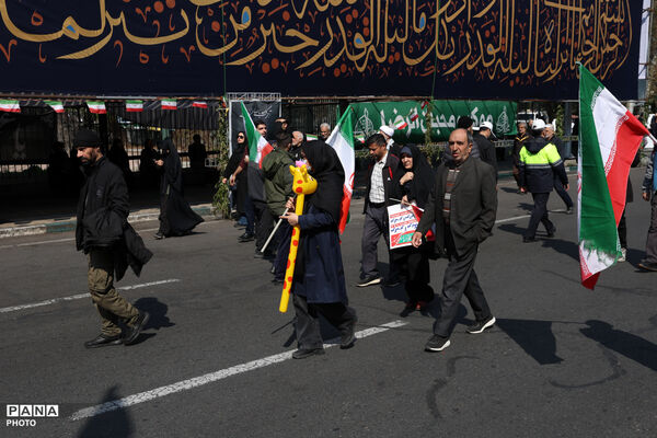 تشییع پیکر شهیدان لاریجانی، سلیمانی و شهدای ناوشکن دنا - 3