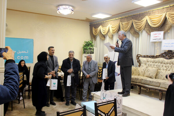 تجلیل از دانشجویان و فارغ التحصیلان دانشگاهی موسسه خیریه دارالاکرام قم