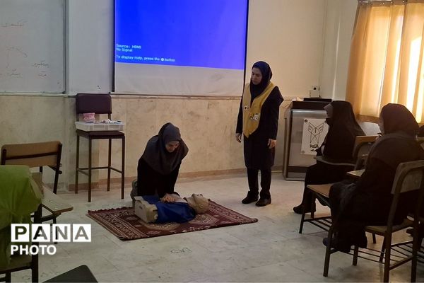 آموزش بهداشت مدارس به معلمان ابتدایی در دانشگاه آزاد اسلامی ملارد 