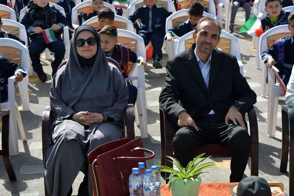 برگزاری جشن شکوفه‌های کلاس اولی دربهارستان‌دو
