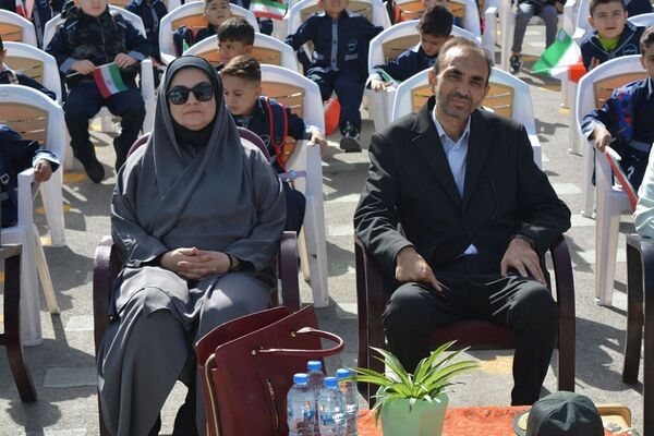 برگزاری جشن شکوفه‌های کلاس اولی دربهارستان‌دو