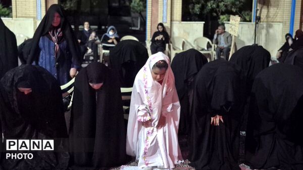 شب‌های نورانی گلزار شهدا در تجمعات مردمی در فارسان