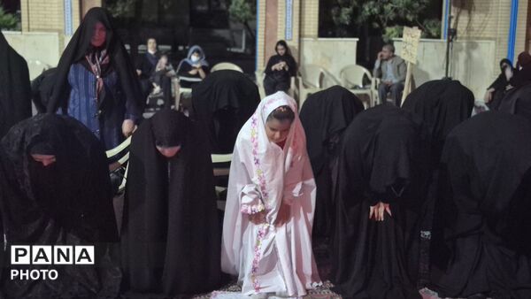 شب‌های نورانی گلزار شهدا در تجمعات مردمی در فارسان